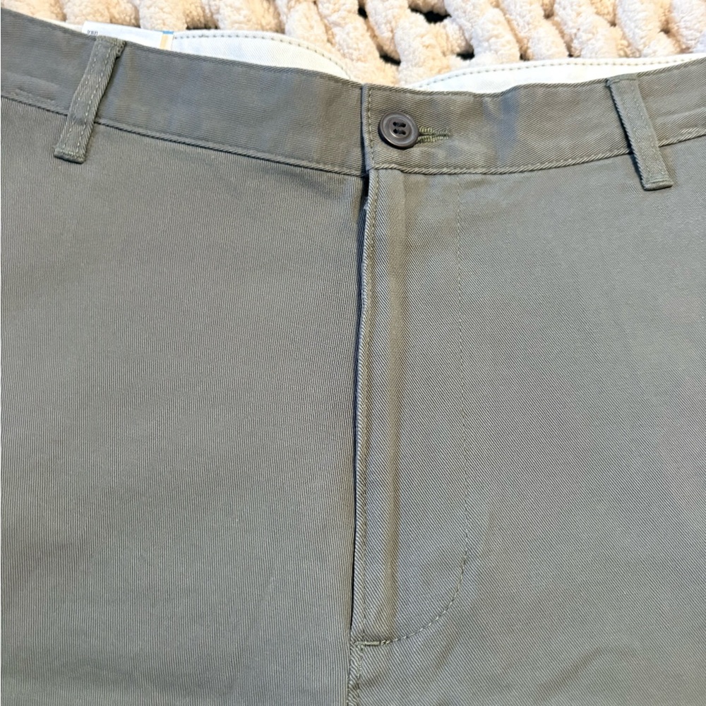 Dockers Perfect Short Classic Fit Men’s Size 36 Olive Green NWT